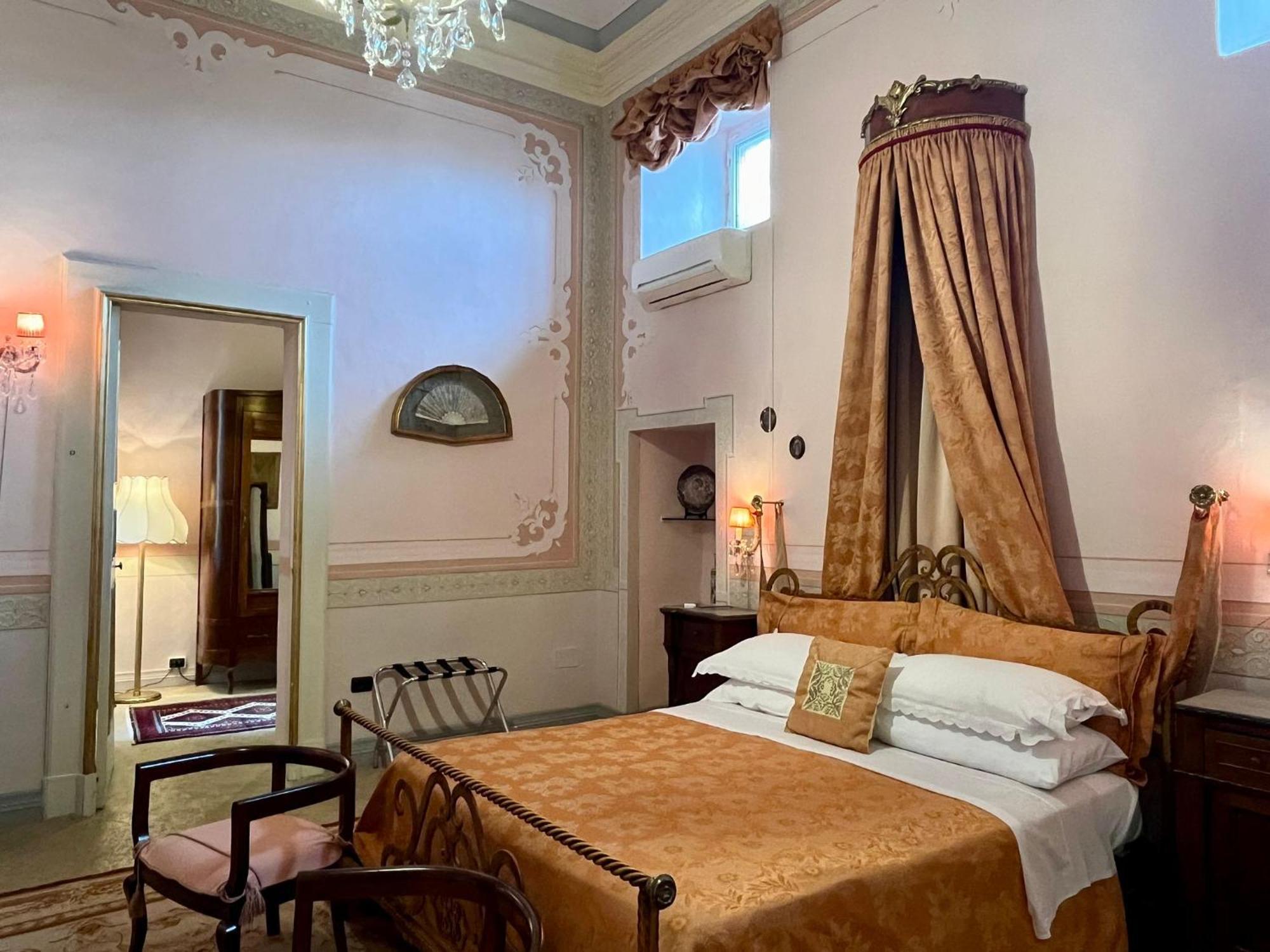 Palazzo De Castro Bed & Breakfast Squinzano Ngoại thất bức ảnh